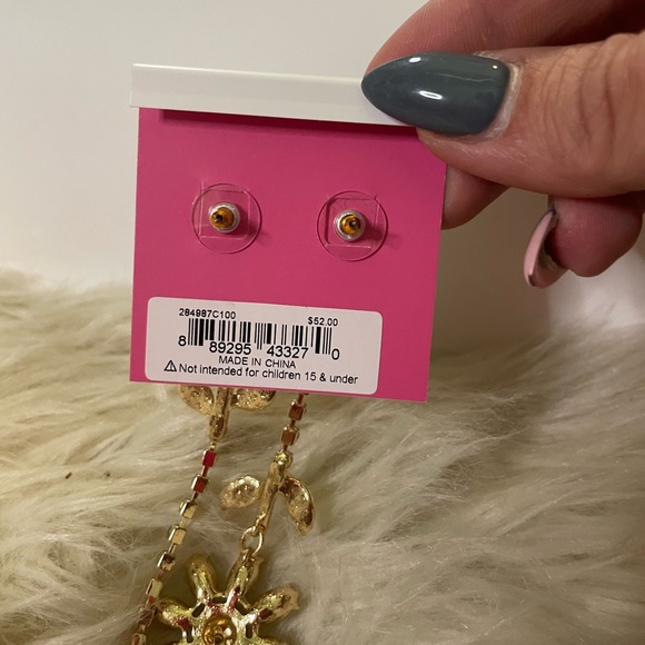 NWT Betsey Johnson Daisy Chain Dangle Earrings - Picture 3 of 4